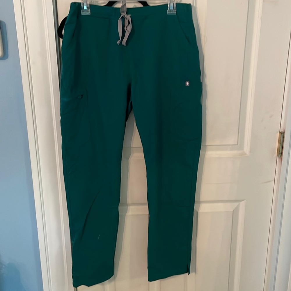 Women’s Figs Scrub Pants